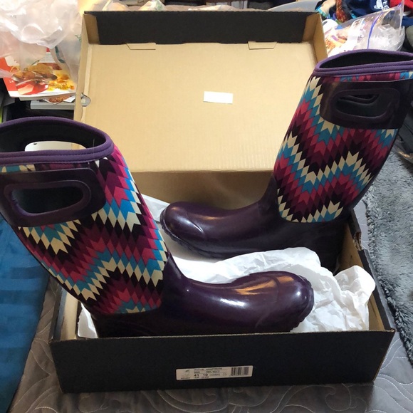 Bogs Shoes - Purple patterned BOGS rain boots ❄️❄️❄️ women’s 10